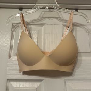 Vince Camuto ladies bra is a size 34C.